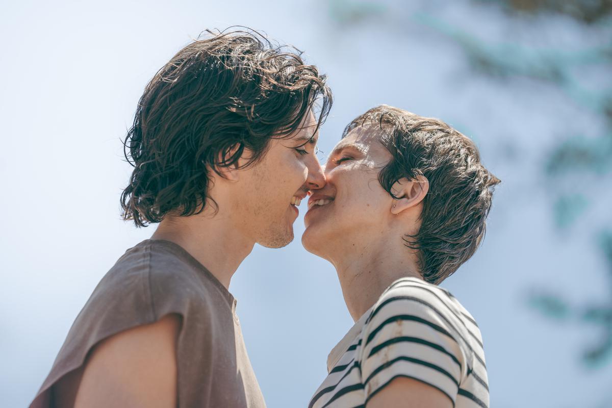 VIVA AINA CLOTET FOTO PELI 1.jpg